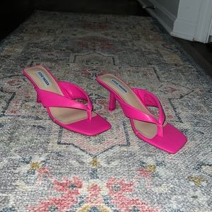 Steve Madden Tonie Thong Sandals Hot Pink